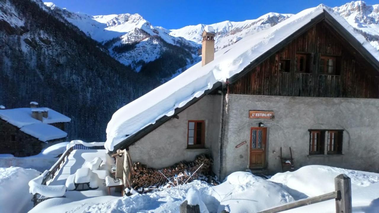 Auberge L'Estoilies Saint-Vérand Zewnętrze zdjęcie