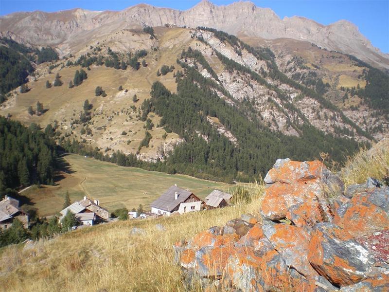 Auberge L'Estoilies Saint-Vérand Zewnętrze zdjęcie