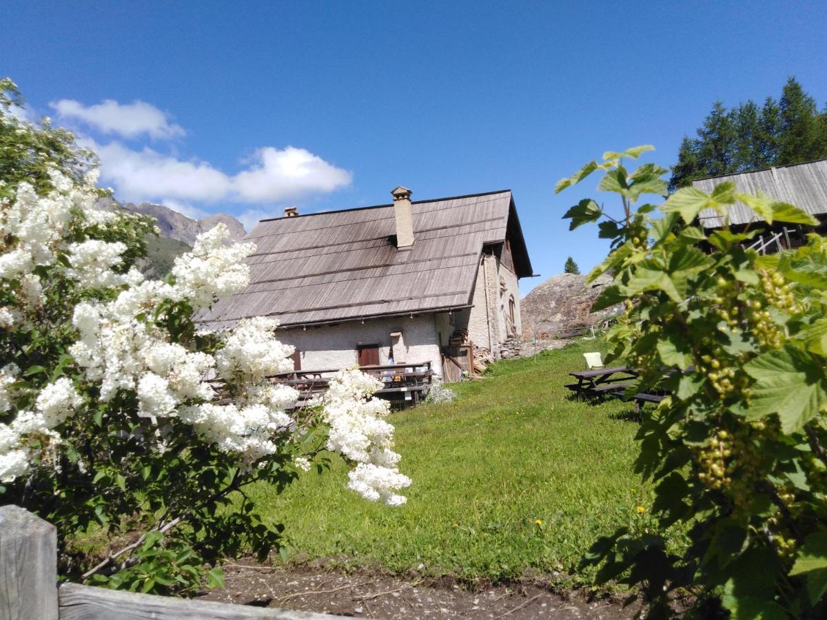 Auberge L'Estoilies Saint-Vérand Zewnętrze zdjęcie